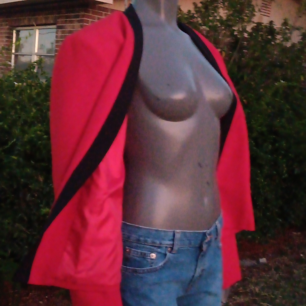 BLACK LABEL by Evan Picone Ladies Beautifully Designed Red Blazer w/ Black Trim - Picture 7 of 16